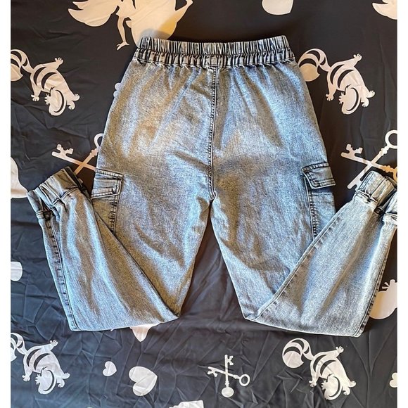 Juniors’ Almost Famous Cargo Jeans Size Medium - Picture 5 of 6